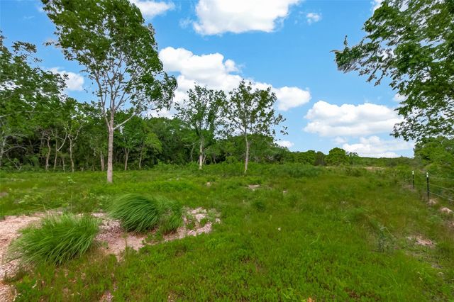 7600 Hacker Road, Hitchcock, TX 77563