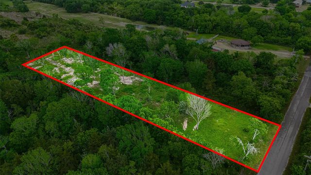 7600 Hacker Road, Hitchcock, TX 77563