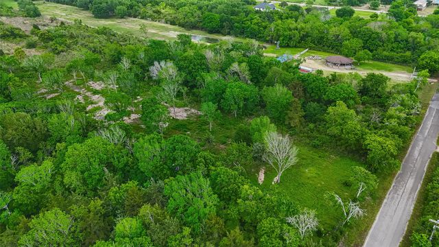 7600 Hacker Road, Hitchcock, TX 77563