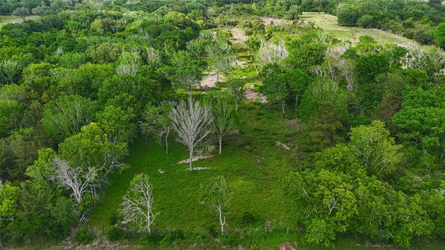 7600 Hacker Road, Hitchcock, TX 77563