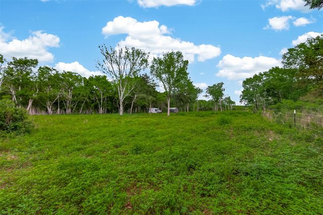 7600 Hacker Road, Hitchcock, TX 77563