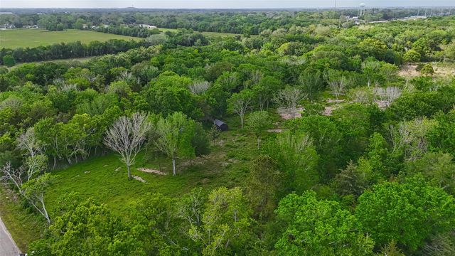 7600 Hacker Road, Hitchcock, TX 77563