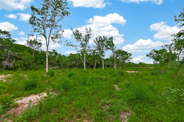 7600 Hacker Road, Hitchcock, TX 77563