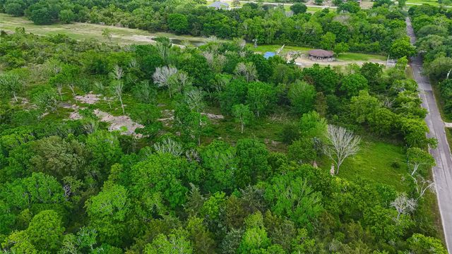 7600 Hacker Road, Hitchcock, TX 77563