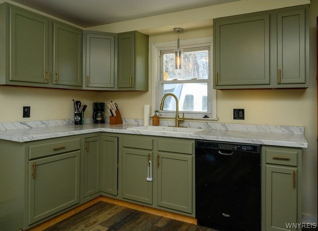 94 Bridlewood Drive, Lockport City, NY 14094