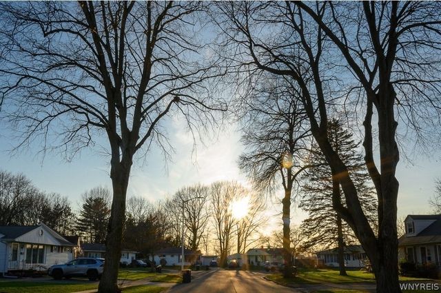 94 Bridlewood Drive, Lockport City, NY 14094