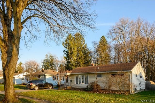 94 Bridlewood Drive, Lockport City, NY 14094