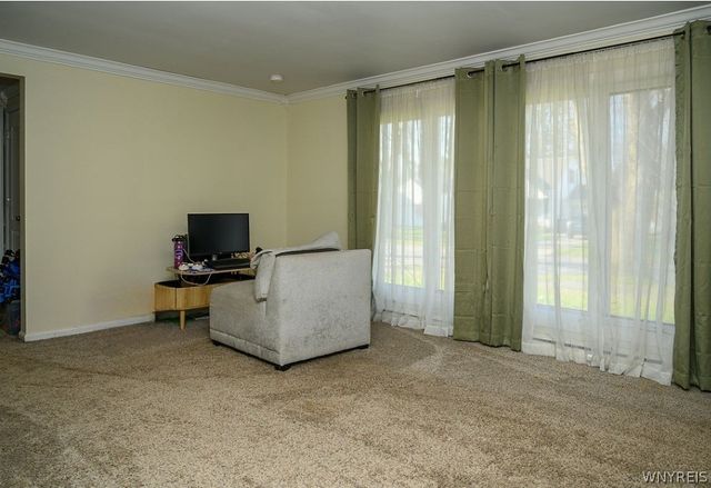 94 Bridlewood Drive, Lockport City, NY 14094