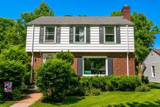 2551 N 94th STREET, Wauwatosa, WI 53226