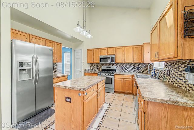 5930 Rolling Ridge Drive, Trenton, MI 48183