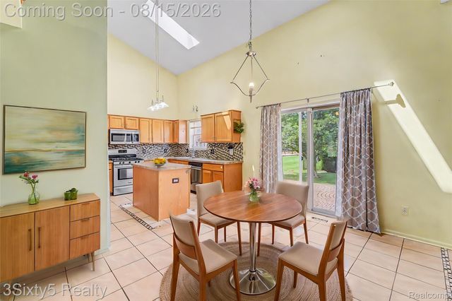 5930 Rolling Ridge Drive, Trenton, MI 48183
