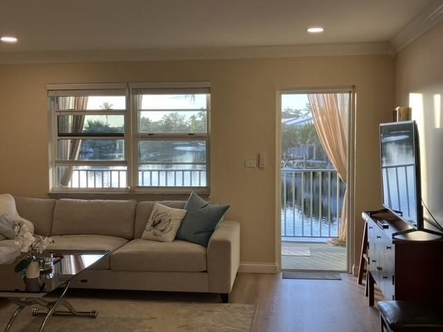 801 NE 18th Ct 202, Fort Lauderdale, FL 33305