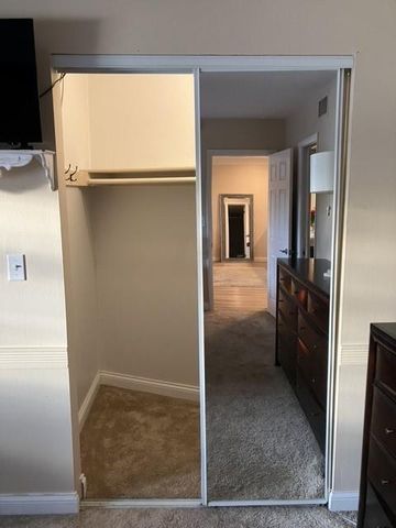 801 NE 18th Ct 202, Fort Lauderdale, FL 33305