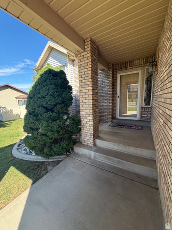 2193 E SEGO LILY DR, Sandy, UT 84092 — photo 3