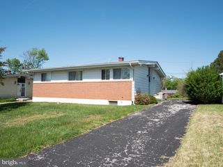 4726 3 OAKS RD, Baltimore, MD 21208
