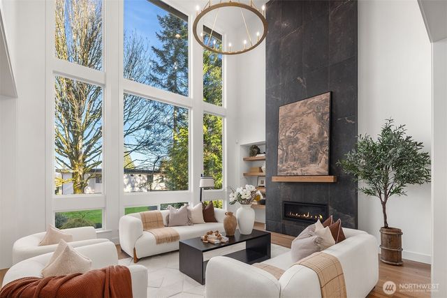 15810 NE 49th Street, Redmond, WA 98052