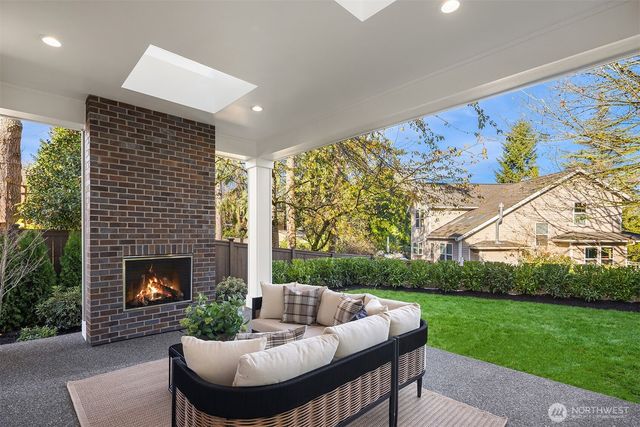 15810 NE 49th Street, Redmond, WA 98052