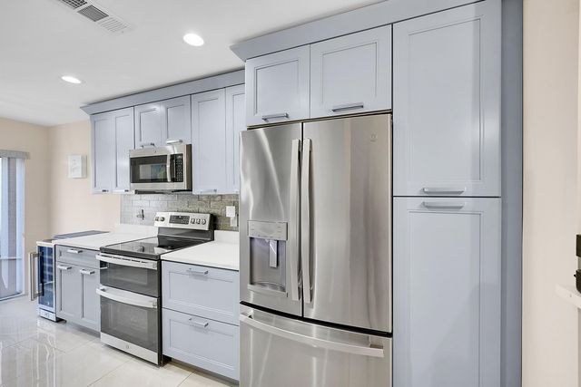 21207 Lago Circle, Boca Raton, FL 33433