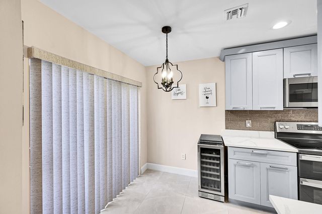 21207 Lago Circle, Boca Raton, FL 33433