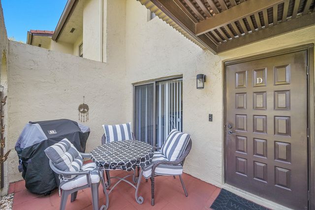 21207 Lago Circle, Boca Raton, FL 33433