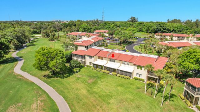 21207 Lago Circle, Boca Raton, FL 33433