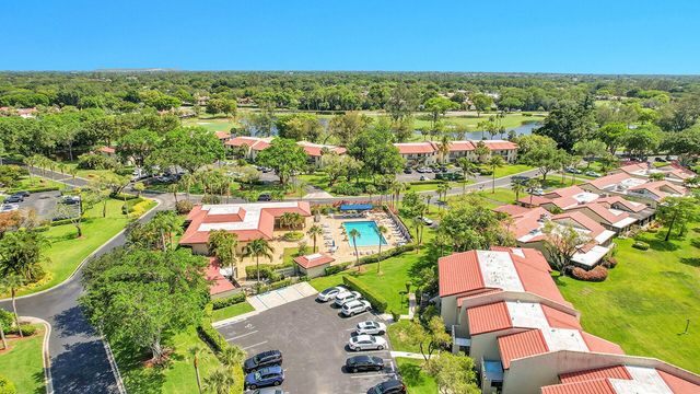 21207 Lago Circle, Boca Raton, FL 33433