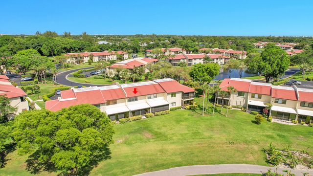 21207 Lago Circle, Boca Raton, FL 33433