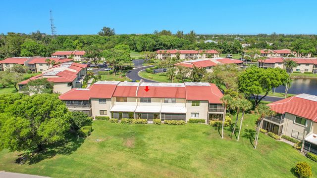 21207 Lago Circle, Boca Raton, FL 33433