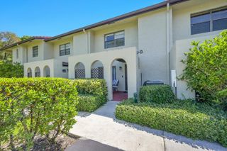 21207 Lago Circle, Boca Raton, FL 33433