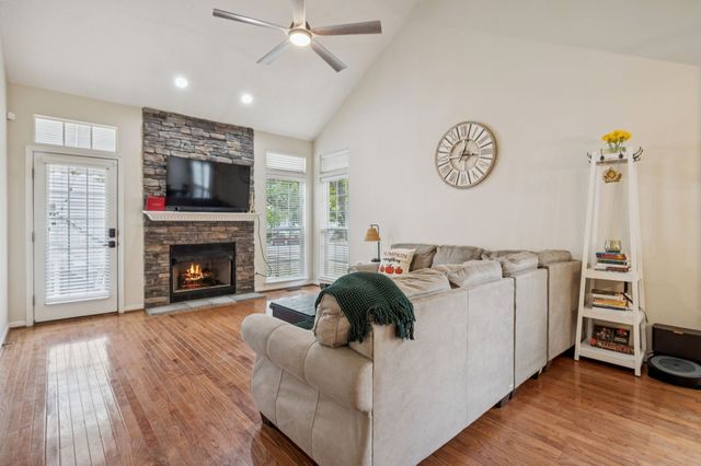 7740 Porter House Dr, Nashville, TN 37211