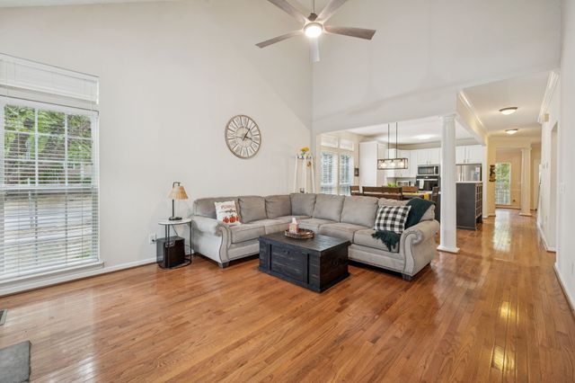 7740 Porter House Dr, Nashville, TN 37211