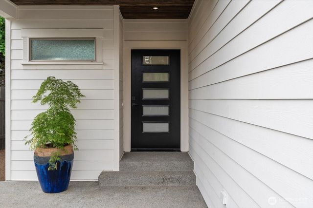 4805 238th Street SW, Mountlake Terrace, WA 98043