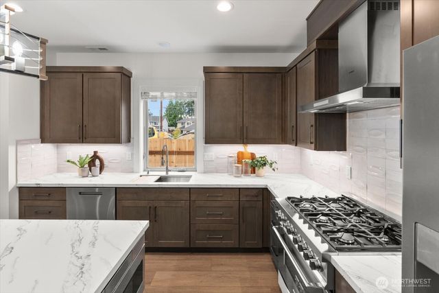 4805 238th Street SW, Mountlake Terrace, WA 98043