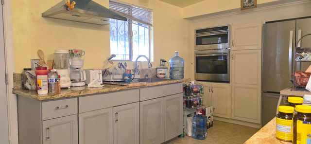 1393 Pine Place, Thermal, CA 92274