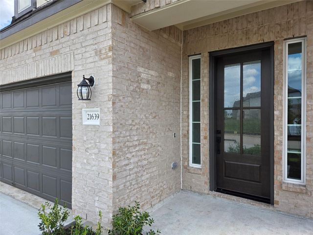 21639 Foxes Trove Trail, Magnolia, TX 77355