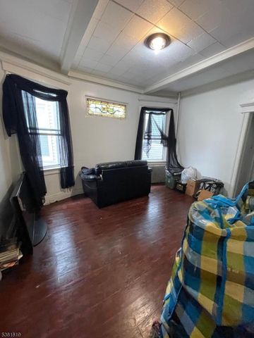 217 Bidwell Ave, Jersey City, NJ 07305