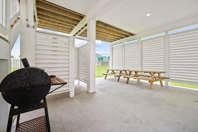 23500 San Luis Pass Road 9, Galveston, TX 77554