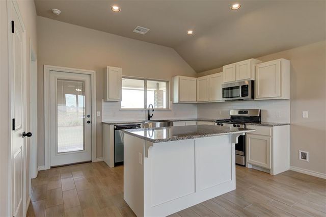 9316 NW 143rd Street, Yukon, OK 73099