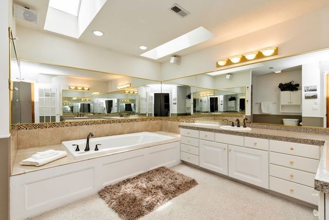 5970 Beechtree Drive, West Des Moines, IA 50266