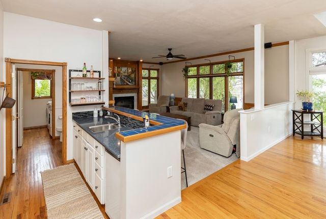 5970 Beechtree Drive, West Des Moines, IA 50266