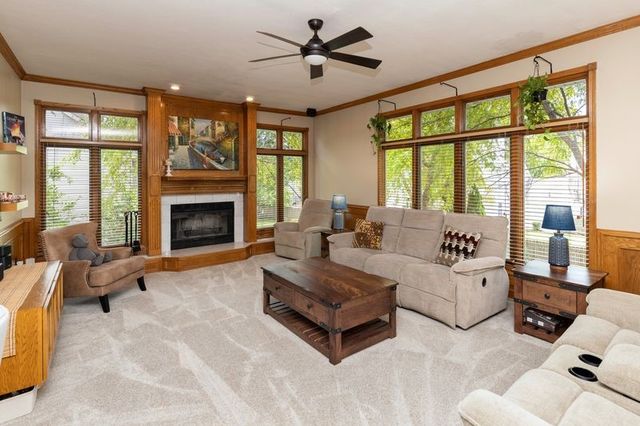 5970 Beechtree Drive, West Des Moines, IA 50266