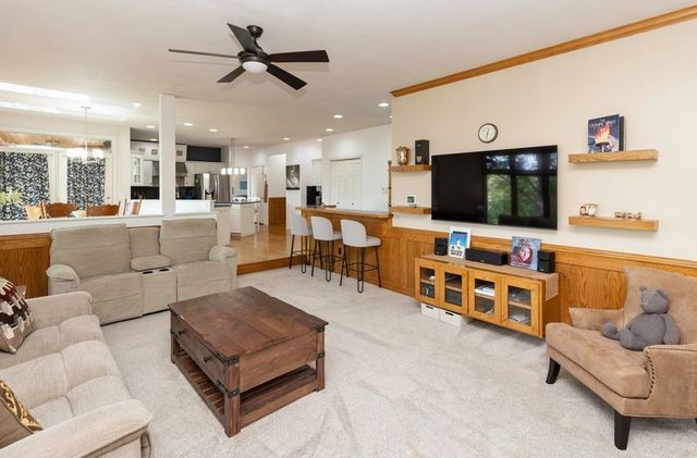 5970 Beechtree Drive, West Des Moines, IA 50266