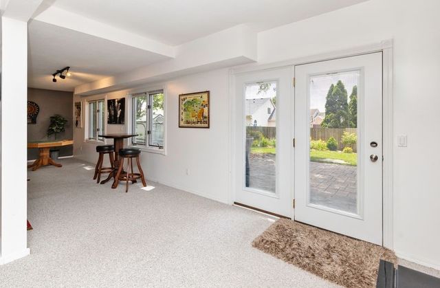 5970 Beechtree Drive, West Des Moines, IA 50266