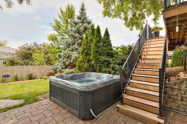 5970 Beechtree Drive, West Des Moines, IA 50266
