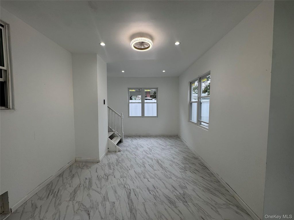 142 Green Street, Valley Stream, NY 11580 — photo 5