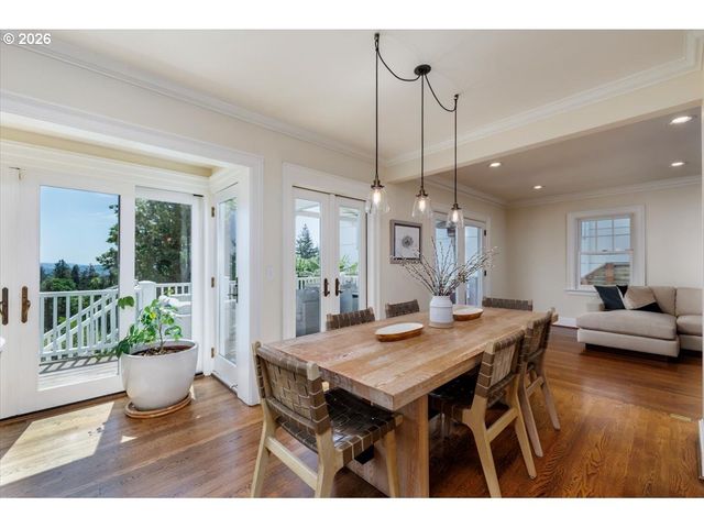 3515 Sw COUNCIL CREST Dr, Portland, OR 97239