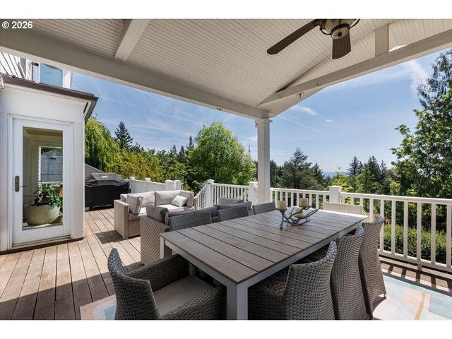 3515 Sw COUNCIL CREST Dr, Portland, OR 97239