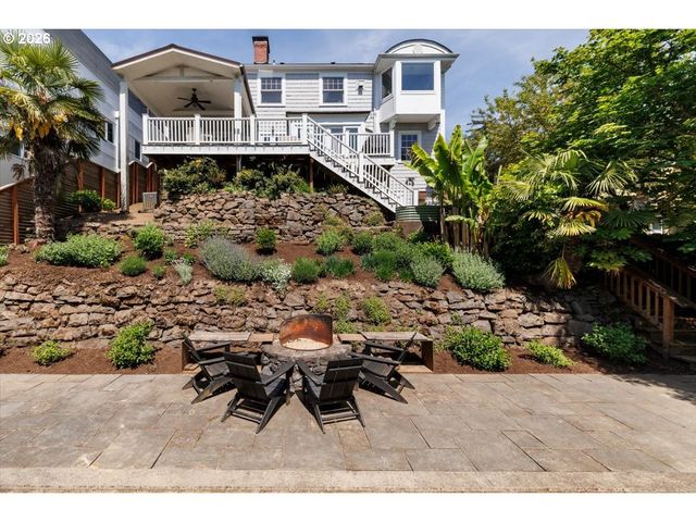 3515 Sw COUNCIL CREST Dr, Portland, OR 97239