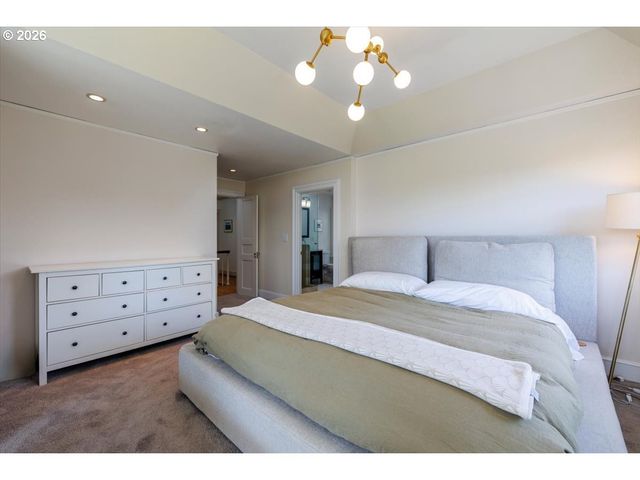3515 Sw COUNCIL CREST Dr, Portland, OR 97239