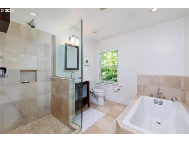 3515 Sw COUNCIL CREST Dr, Portland, OR 97239